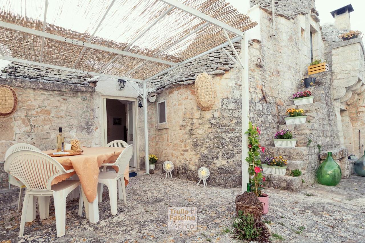 Villa Trullo Dal Fascino Antico à Locorotondo Extérieur photo