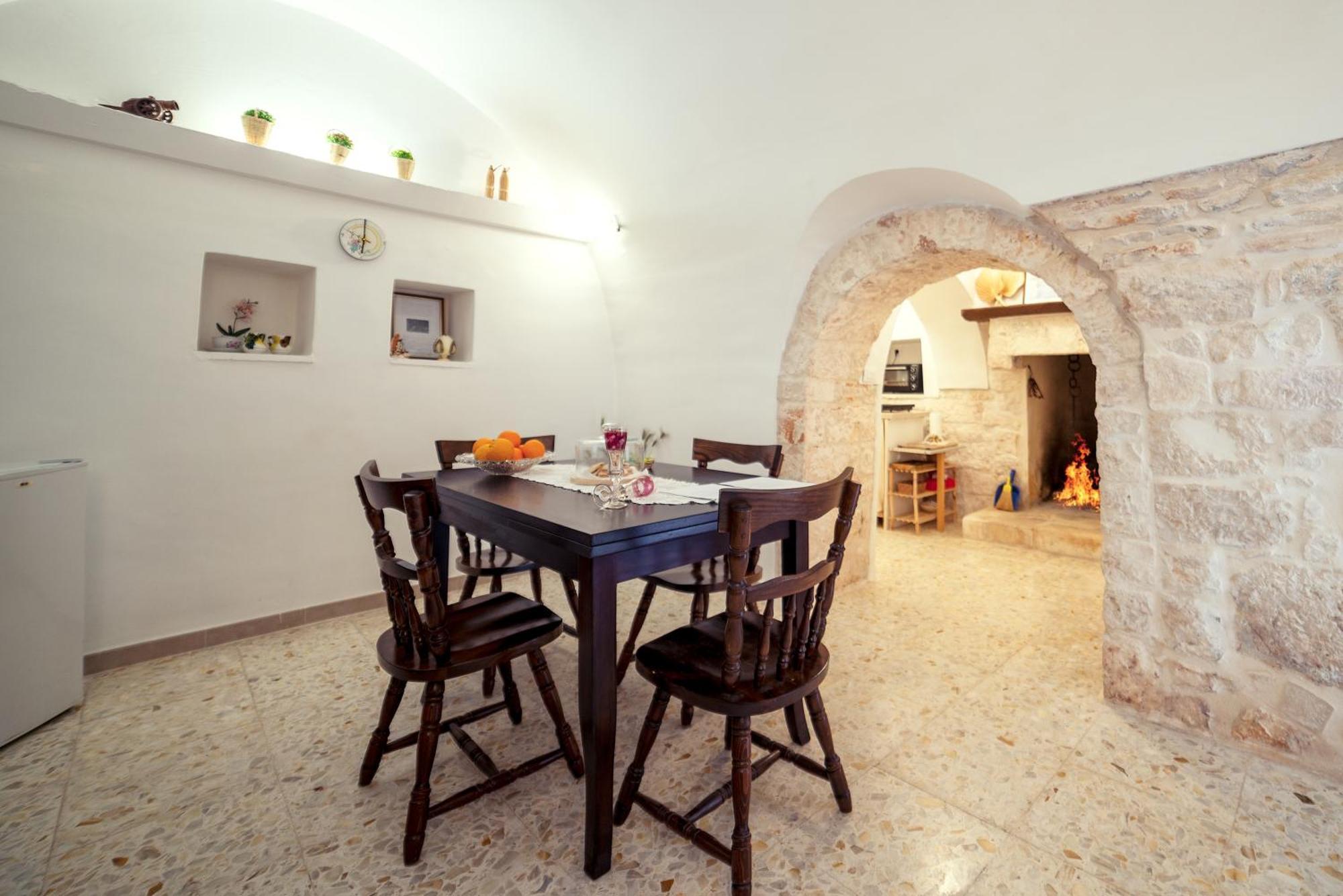 Villa Trullo Dal Fascino Antico à Locorotondo Extérieur photo
